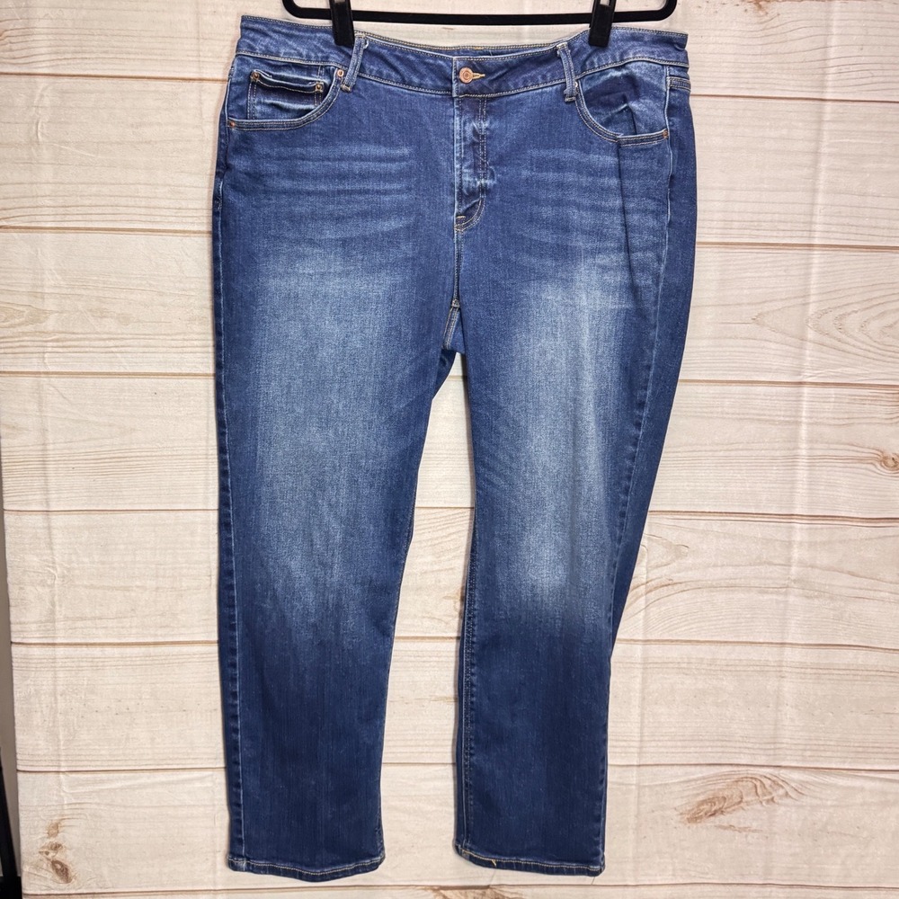 Time and Tru Womens Size 20 Regular Straight Leg Jeans Medium Wash Denim